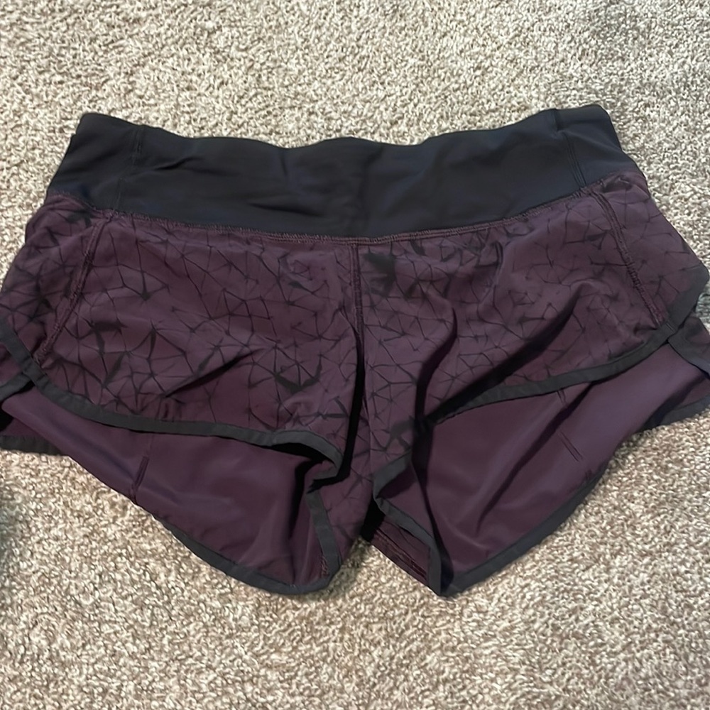 lululemon 2 inch shorts